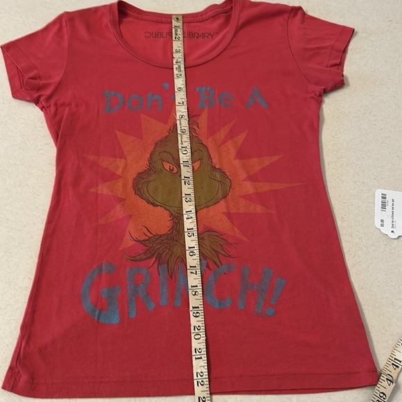 Women’s Ladies Small “Don’t be a Grinch” Red Shirt 💚❤️ - Picture 7 of 8